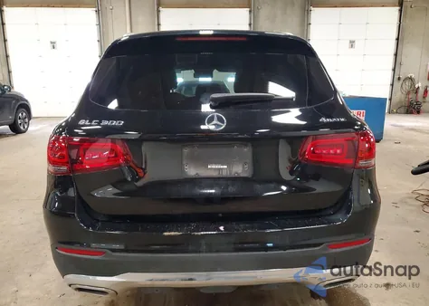 2022 Mercedes-Benz Glc 300 4Matic z USA, uszkodzony, nr VIN W1N0G8EB4NV385862